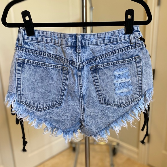 Cut off jean denim shorts with tie detail XS NWT - Picture 3 of 15